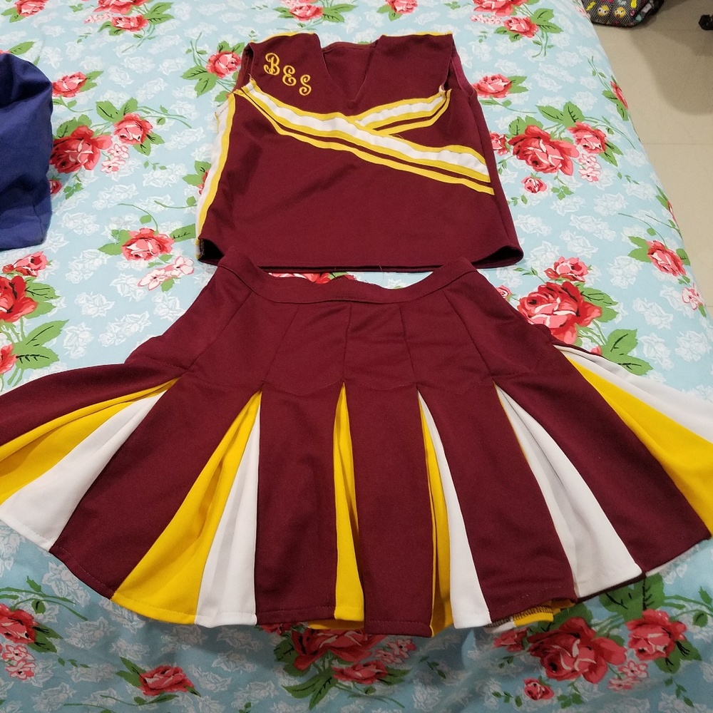 Cheerleading outfit